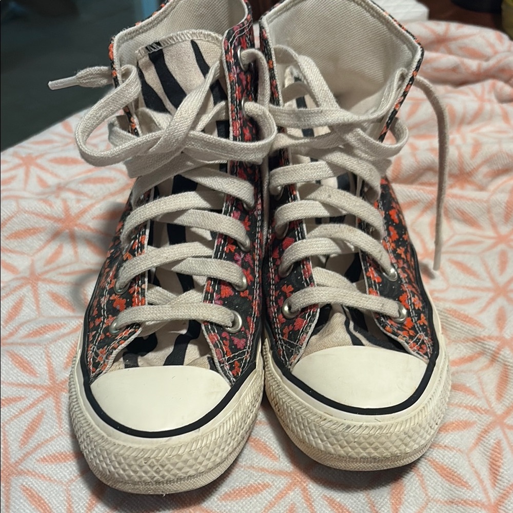 Floral Converse -US women's size 6